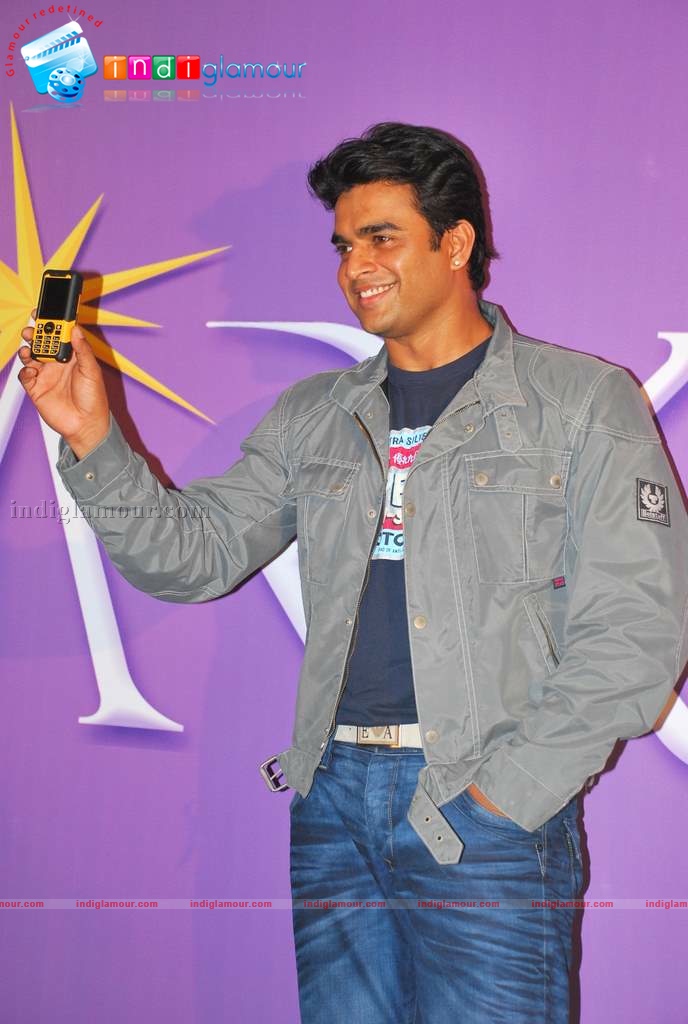 Madhavan launches Spark Mobile Event hd photo