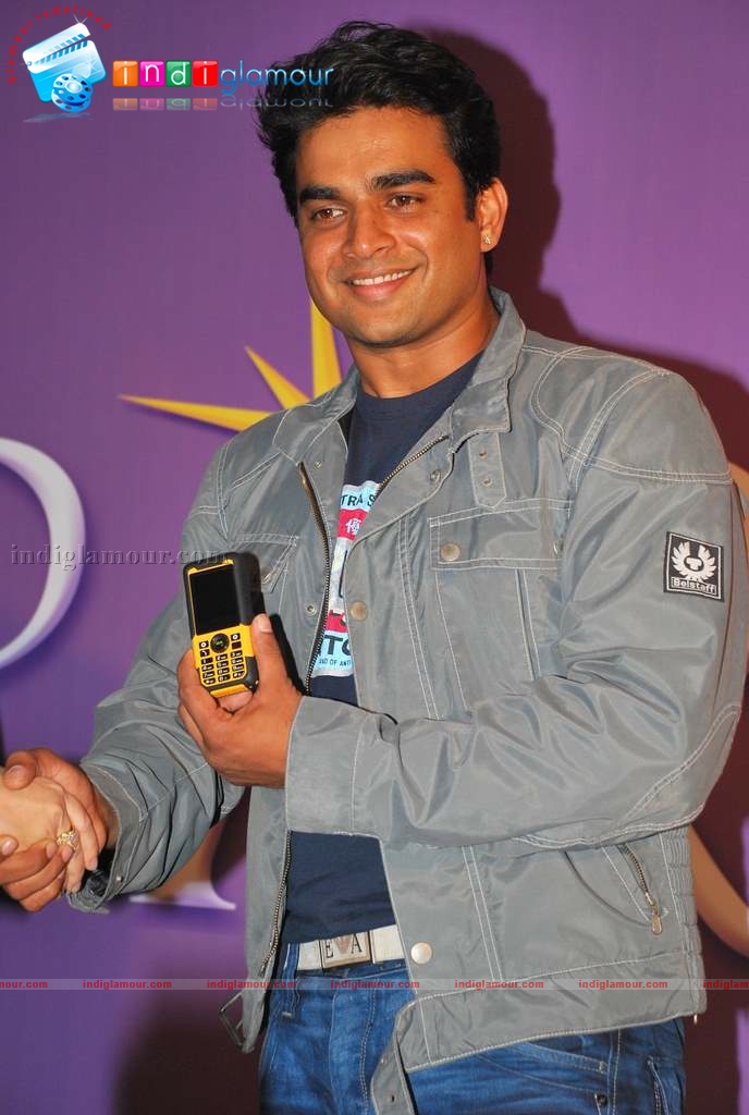 Madhavan launches Spark Mobile Event hd photo