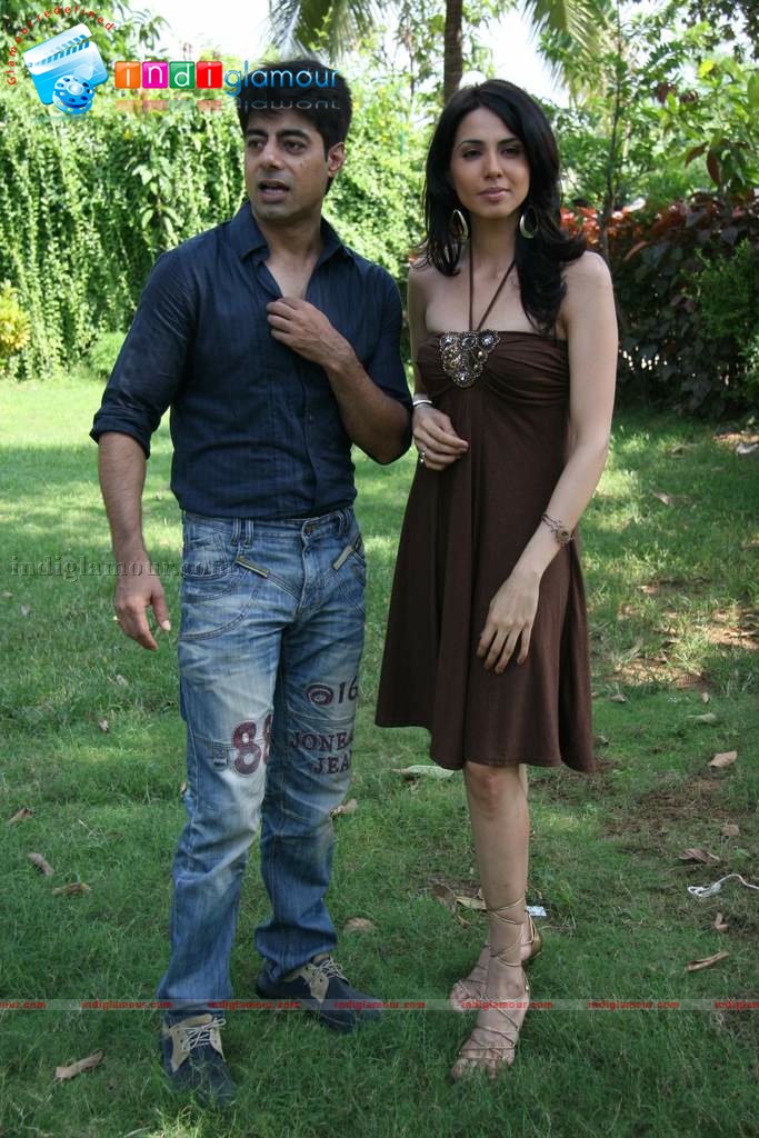 Nikita Anand and Jimmy Shergill at mahurat of Bhumii creations Event hd photo