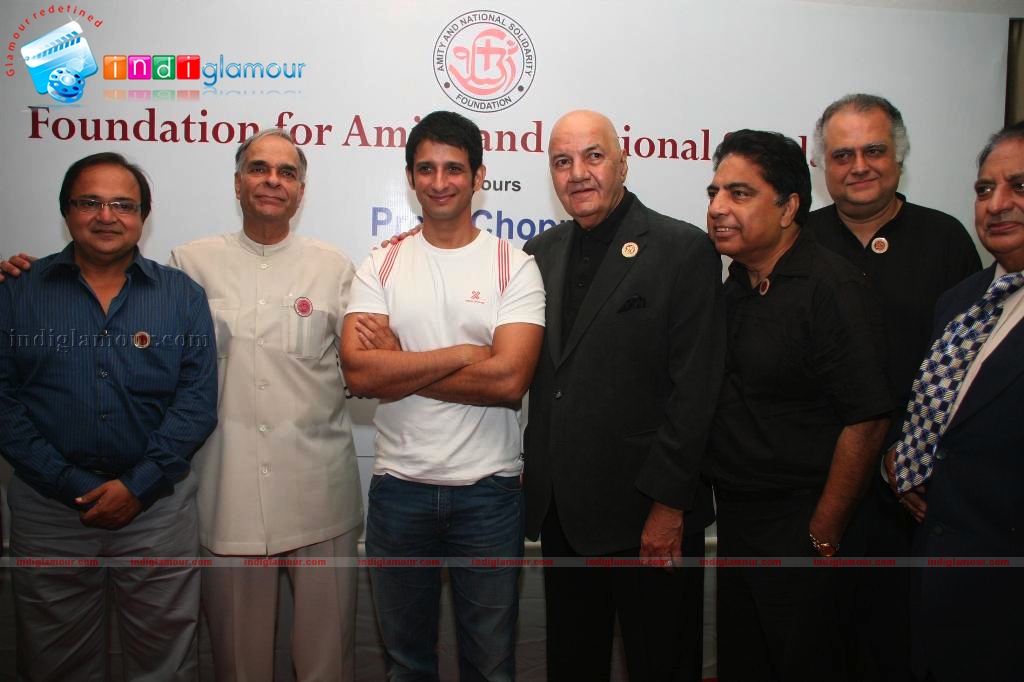 Prem Chopra honored by Foundation for amity and national solidarity Event hd photo