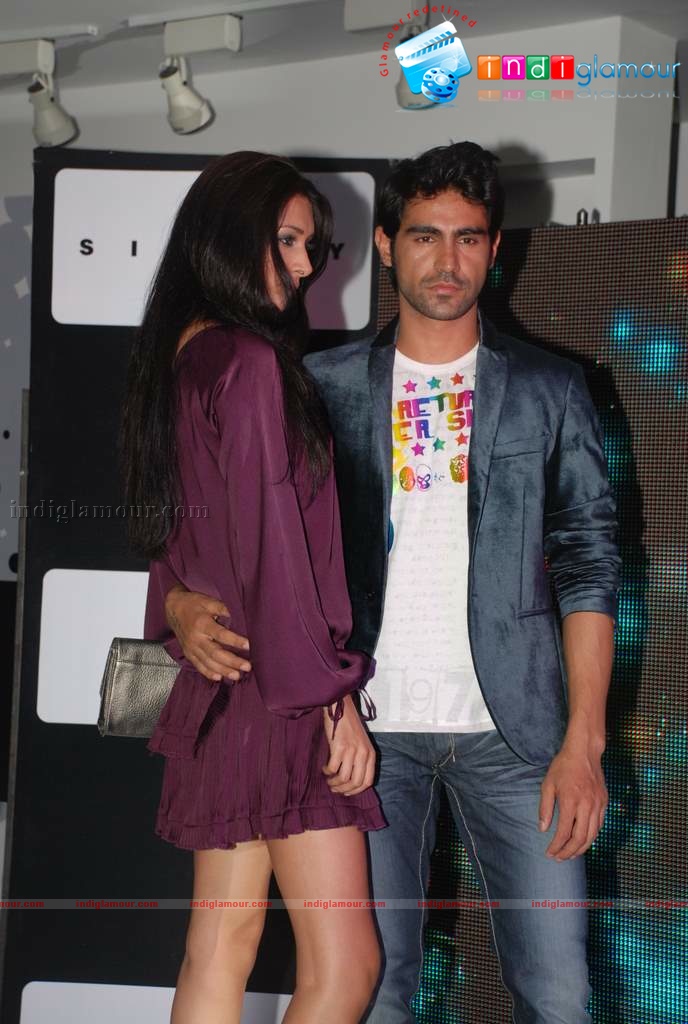 Tara Sharma at Sisley fashion show Event hd photo
