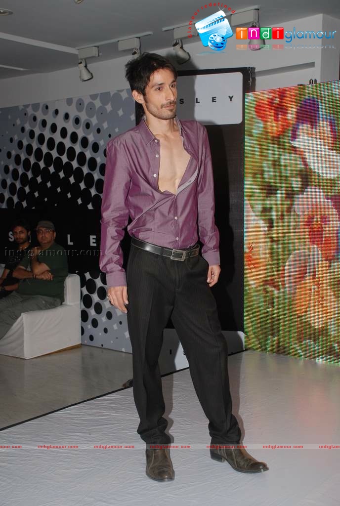 Tara Sharma at Sisley fashion show Event hd photo