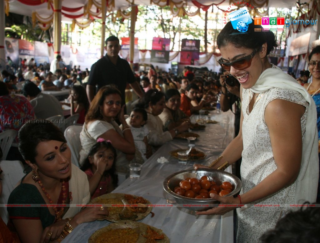 Kajol & Rani Mukherjee at Durga Puja Festival Event hd photo