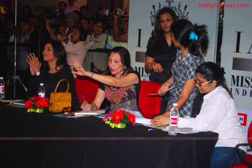Sushmita Sen at Miss Universe India Mumbai round Event hd photo