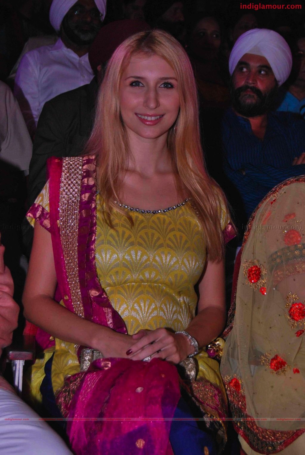  Baisakhi celebrations with Jatinder,RaveenaTondon,Mahima Choudary and Tisca Chopra Event hd photo