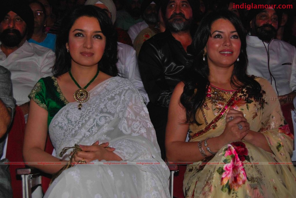  Baisakhi celebrations with Jatinder,RaveenaTondon,Mahima Choudary and Tisca Chopra Event hd photo