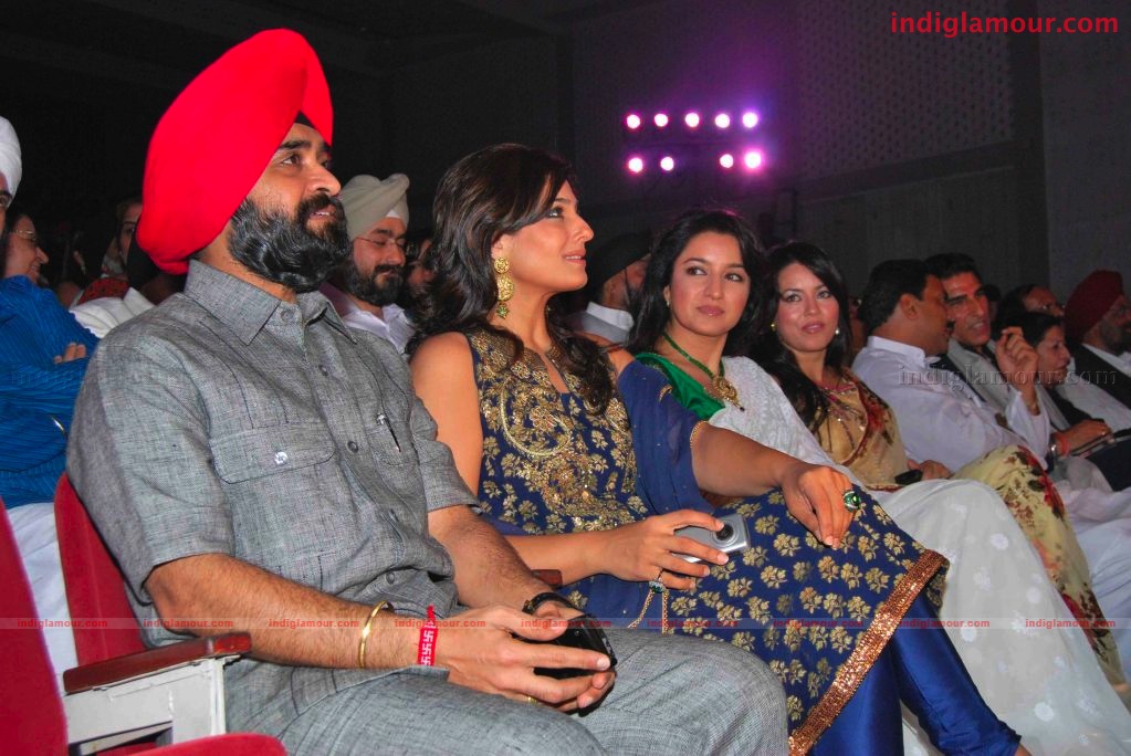  Baisakhi celebrations with Jatinder,RaveenaTondon,Mahima Choudary and Tisca Chopra Event hd photo