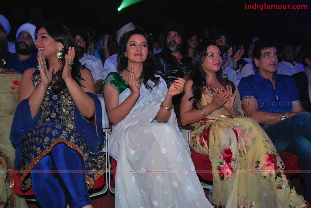  Baisakhi celebrations with Jatinder,RaveenaTondon,Mahima Choudary and Tisca Chopra Event hd photo