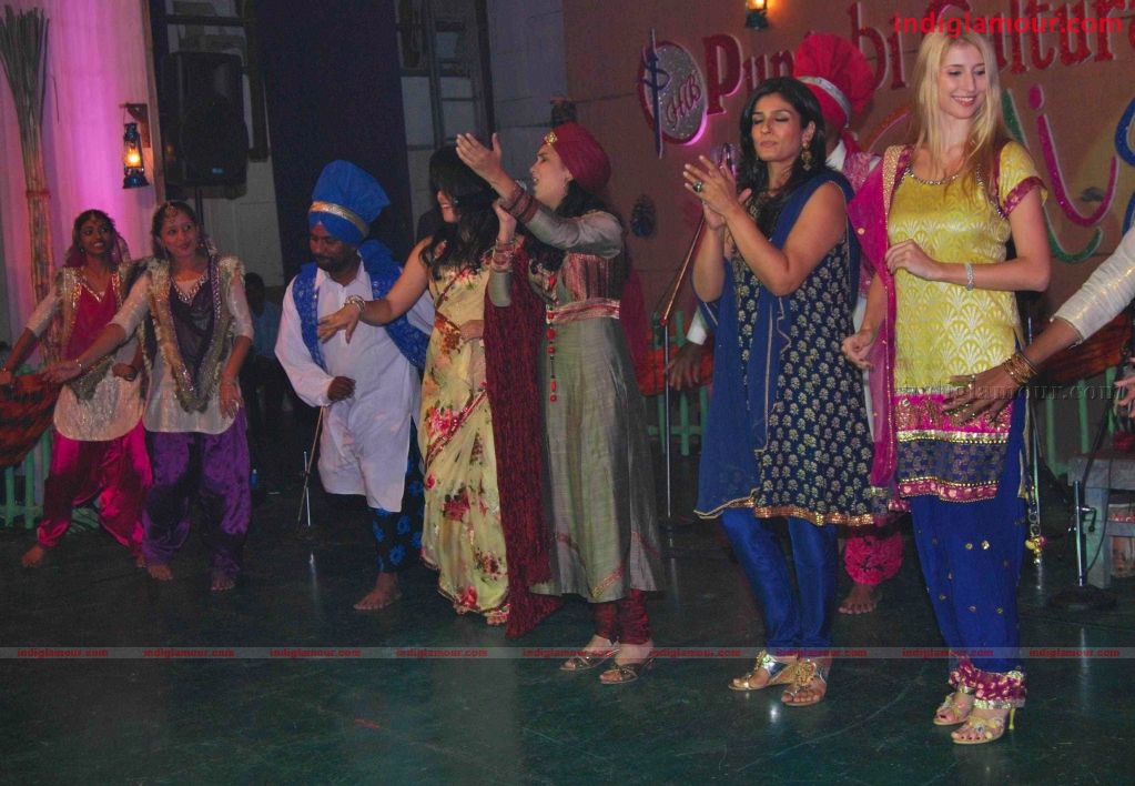  Baisakhi celebrations with Jatinder,RaveenaTondon,Mahima Choudary and Tisca Chopra Event hd photo