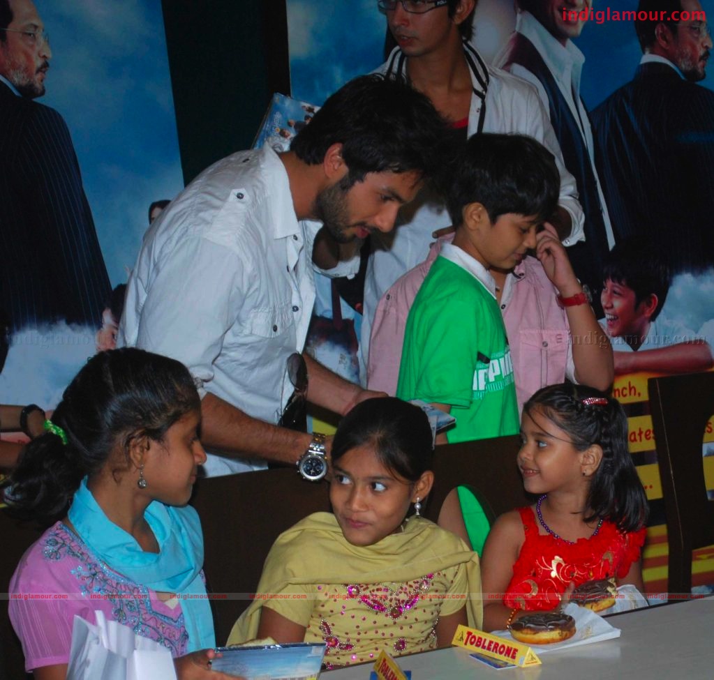 Sahid Kapoor and Ayesha Takiya promotes Paathshala Event hd photo