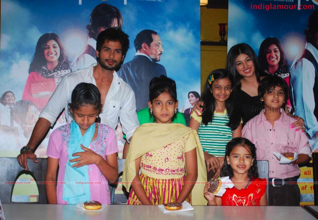 Sahid Kapoor and Ayesha Takiya promotes Paathshala Event hd photo