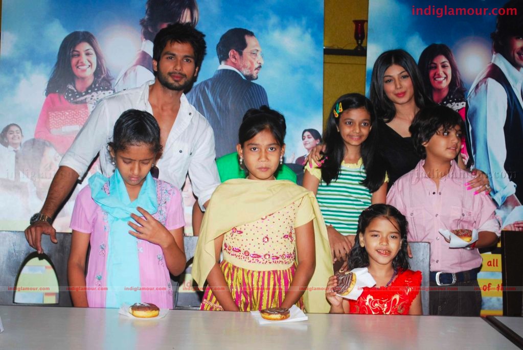 Sahid Kapoor and Ayesha Takiya promotes Paathshala Event hd photo