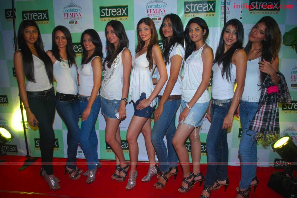 Sameera Reddy at Streax event Event hd photo