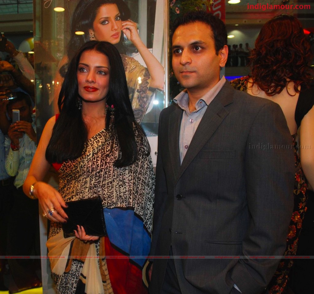 Celina Jaitley Jashan Sarees Event hd photo