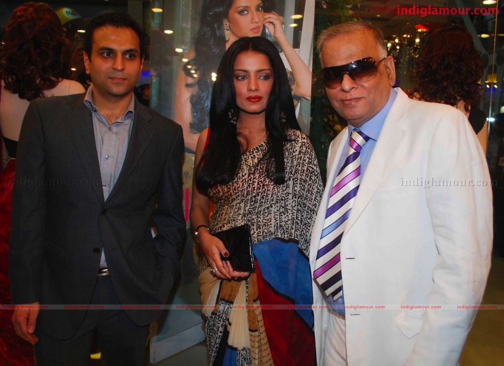 Celina Jaitley Jashan Sarees Event hd photo