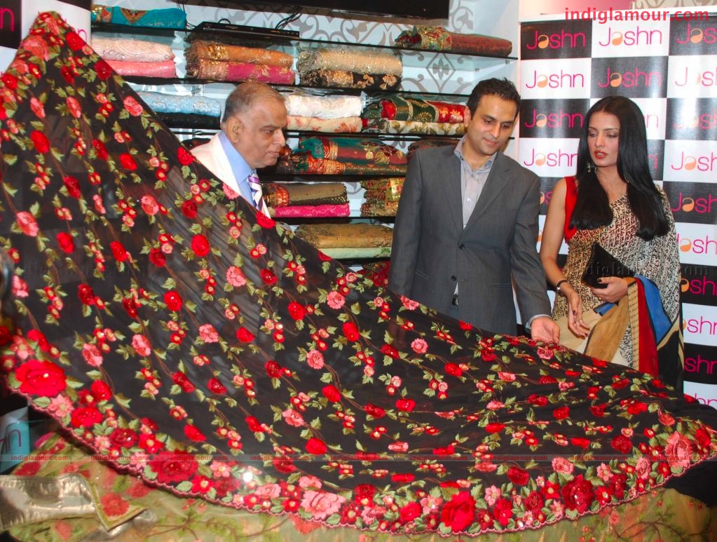Celina Jaitley Jashan Sarees Event hd photo