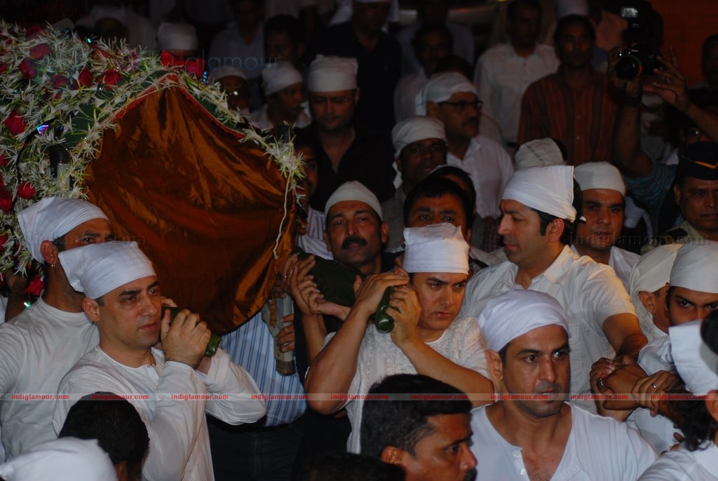 Bollywood pays homage to Aamir Khan's father Tahir Hussain Event hd photo