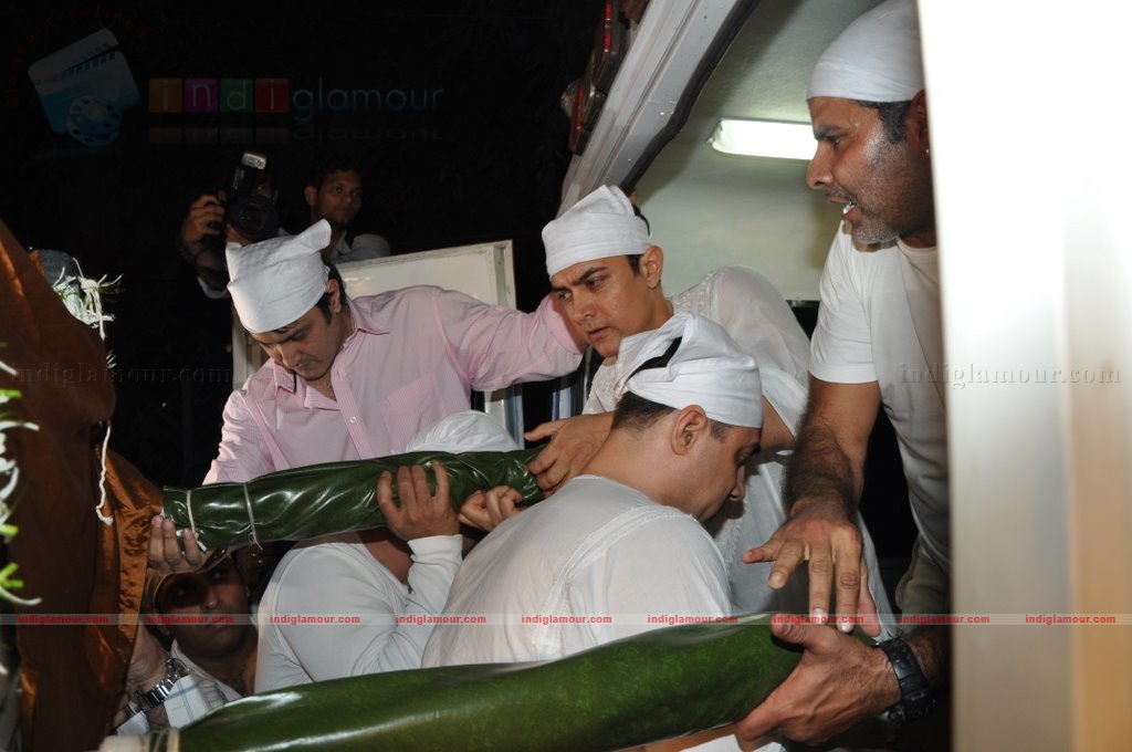 Bollywood pays homage to Aamir Khan's father Tahir Hussain Event hd photo