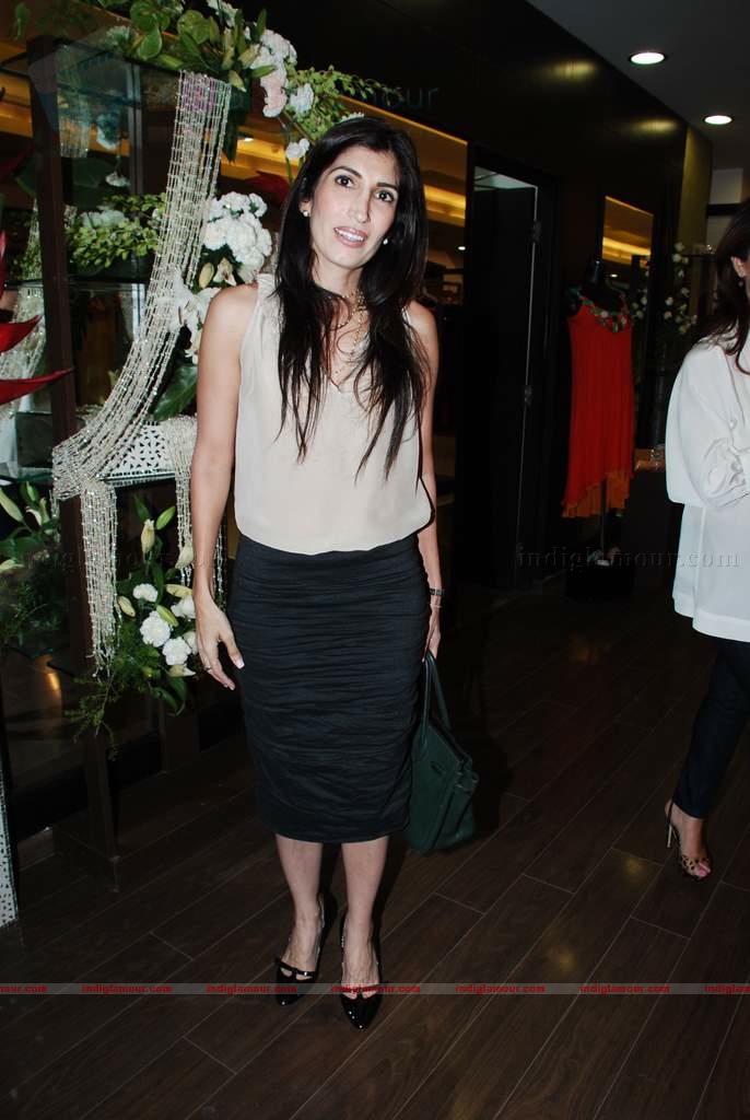 Designers Nachiket Barve, Cherie D and Neha Aggarwal showcase their new collection at Amara Event hd photo