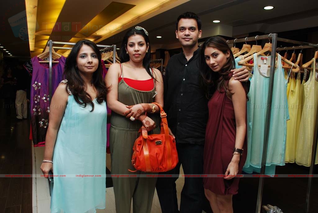 Designers Nachiket Barve, Cherie D and Neha Aggarwal showcase their new collection at Amara Event hd photo