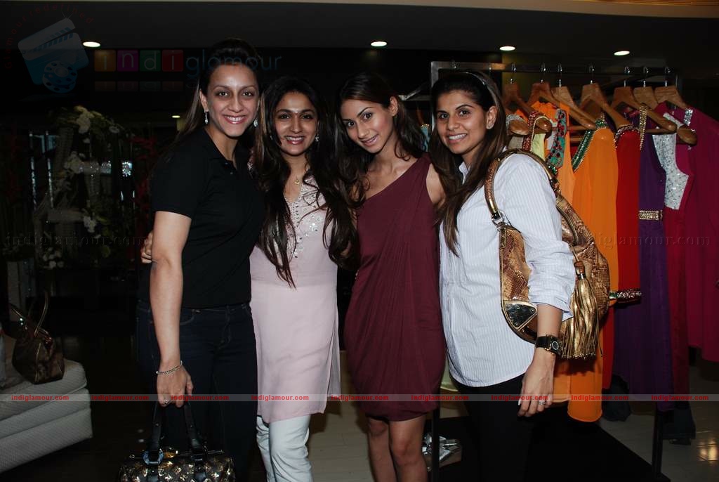 Designers Nachiket Barve, Cherie D and Neha Aggarwal showcase their new collection at Amara Event hd photo