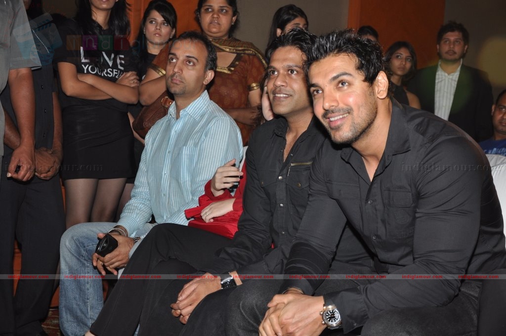 Bipasha unveils her Fitness DVD 'Love youorself' Event hd photo