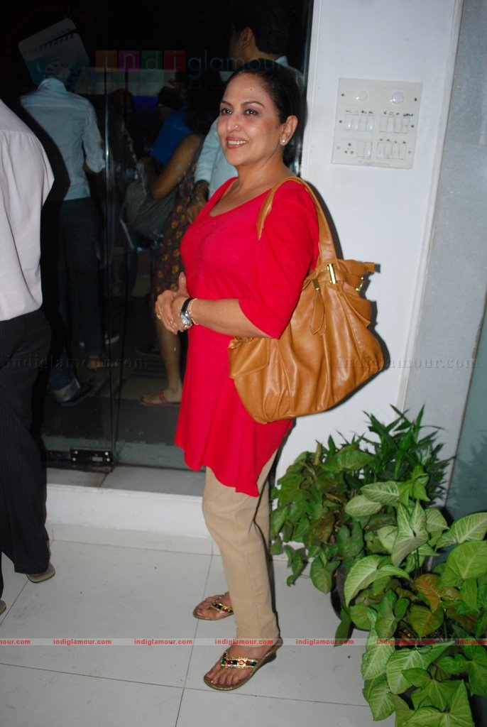 Sonu Nigam at Deepshika's Dooriyan movie launch Event hd photo