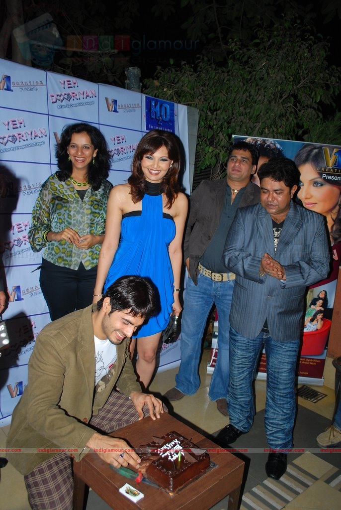 Sonu Nigam at Deepshika's Dooriyan movie launch Event hd photo