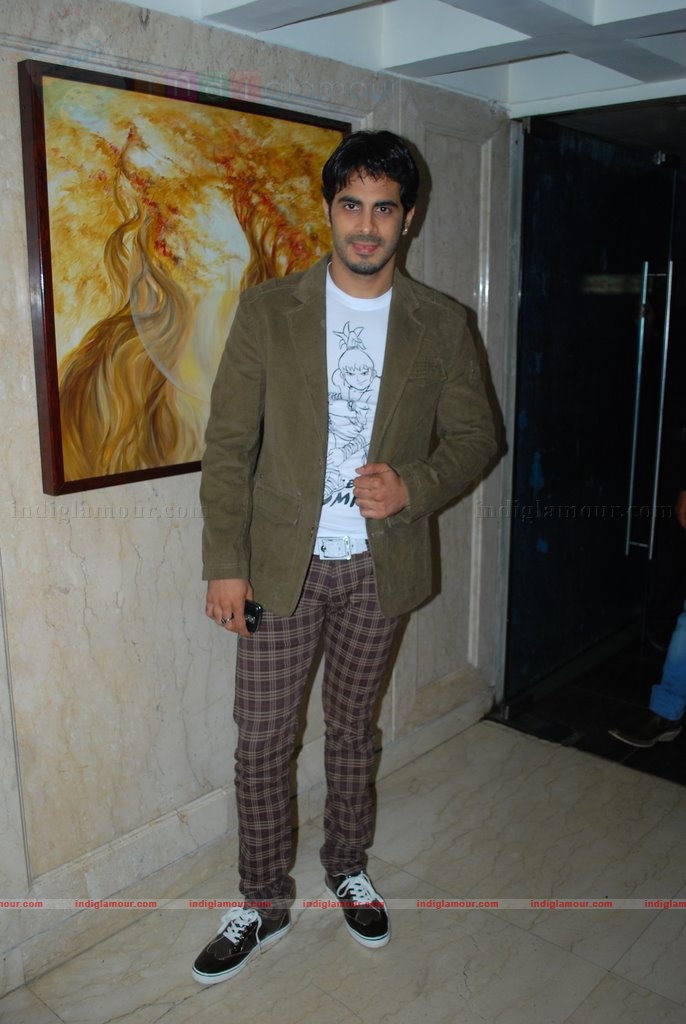 Sonu Nigam at Deepshika's Dooriyan movie launch Event hd photo