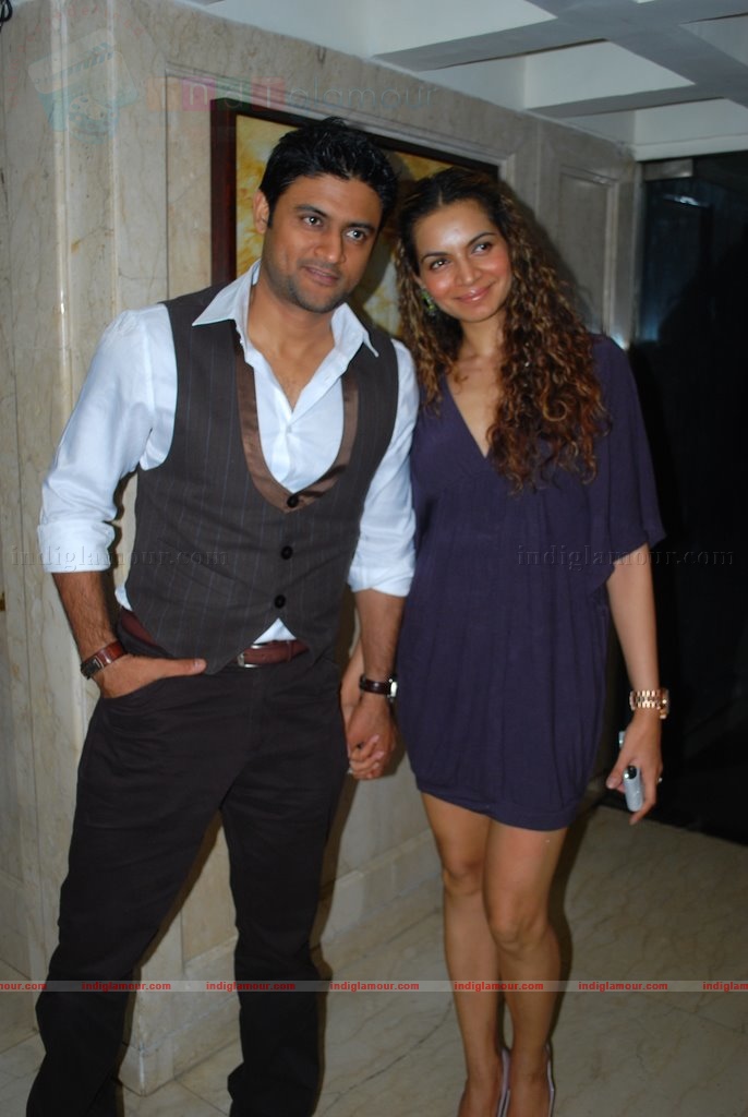 Sonu Nigam at Deepshika's Dooriyan movie launch Event hd photo