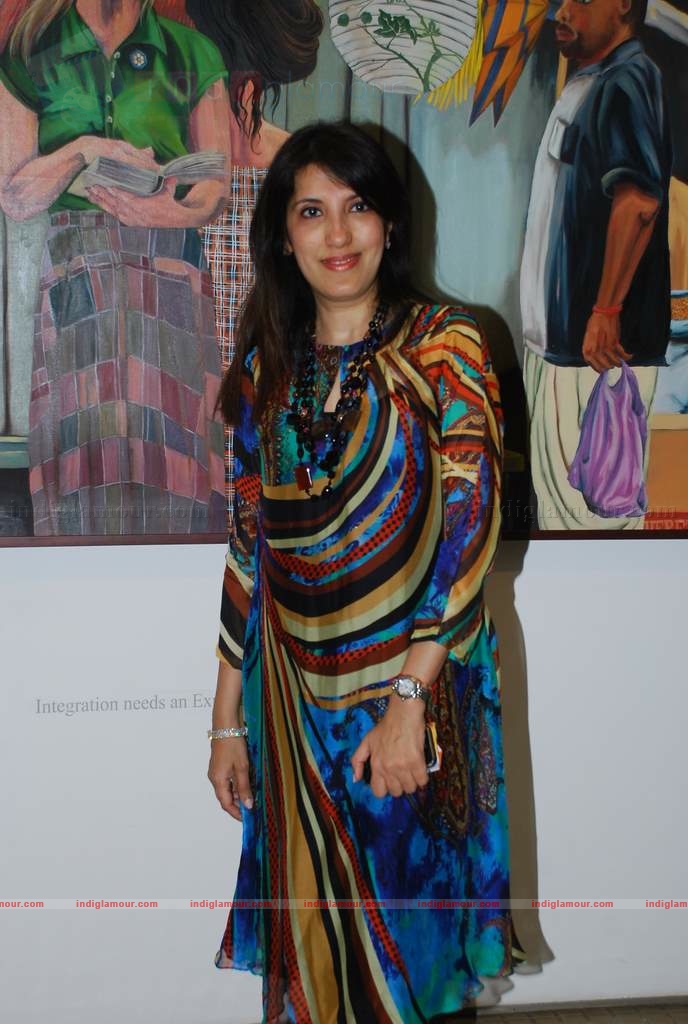 Perizaad Zoraibian at artist Janvi Mahimtura's art exhibition Event hd photo