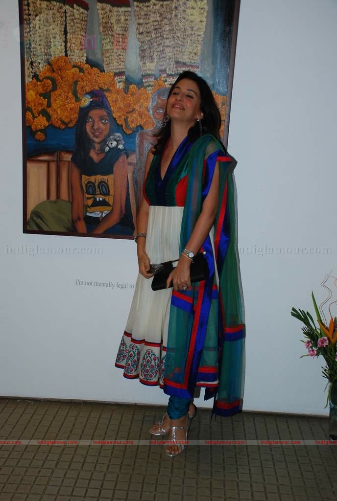 Perizaad Zoraibian at artist Janvi Mahimtura's art exhibition Event hd photo