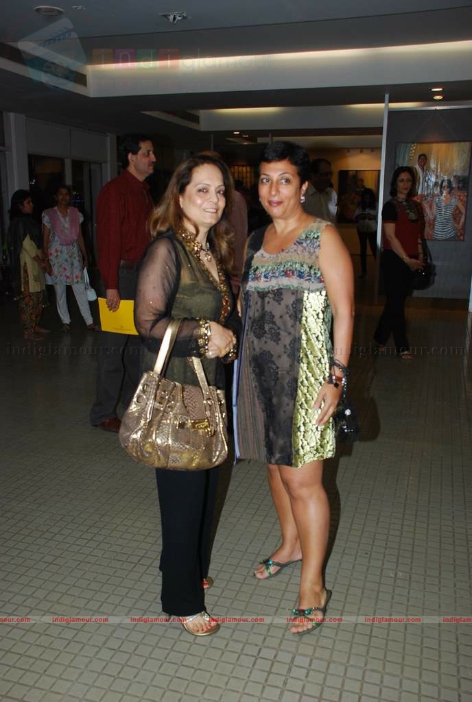 Perizaad Zoraibian at artist Janvi Mahimtura's art exhibition Event hd photo