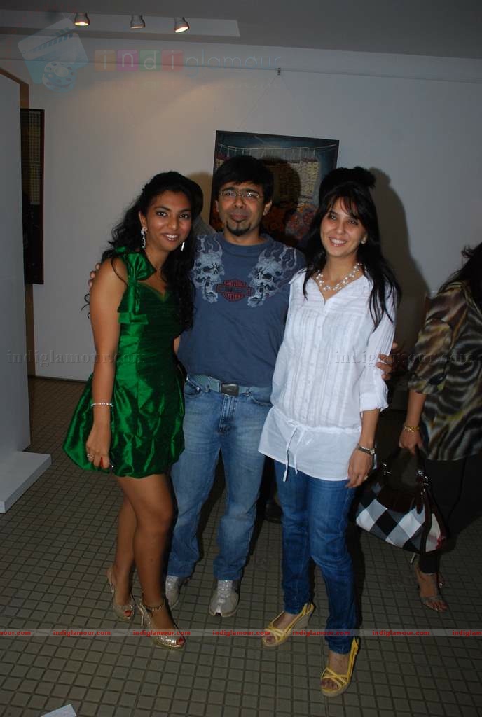 Perizaad Zoraibian at artist Janvi Mahimtura's art exhibition Event hd photo