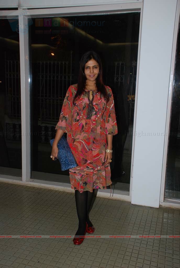 Perizaad Zoraibian at artist Janvi Mahimtura's art exhibition Event hd photo