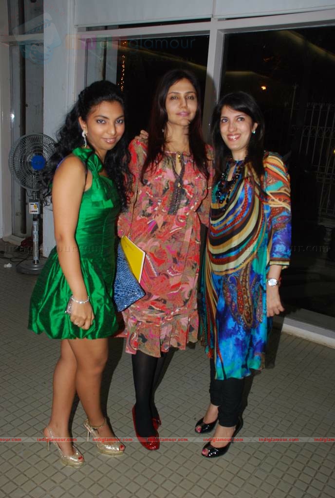 Perizaad Zoraibian at artist Janvi Mahimtura's art exhibition Event hd photo