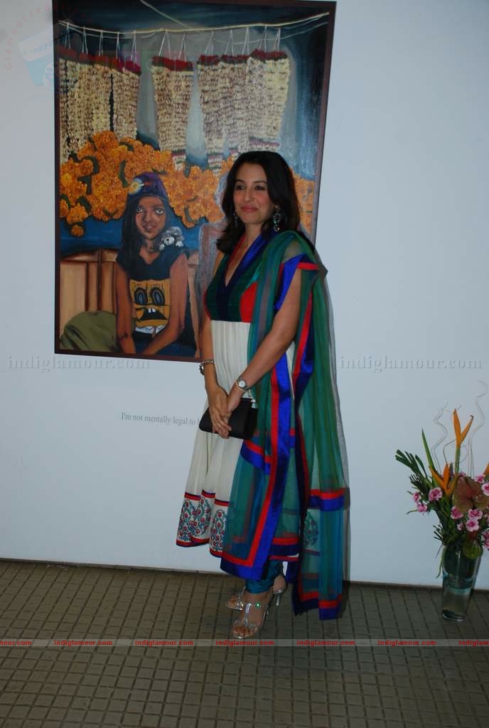 Perizaad Zoraibian at artist Janvi Mahimtura's art exhibition Event hd photo