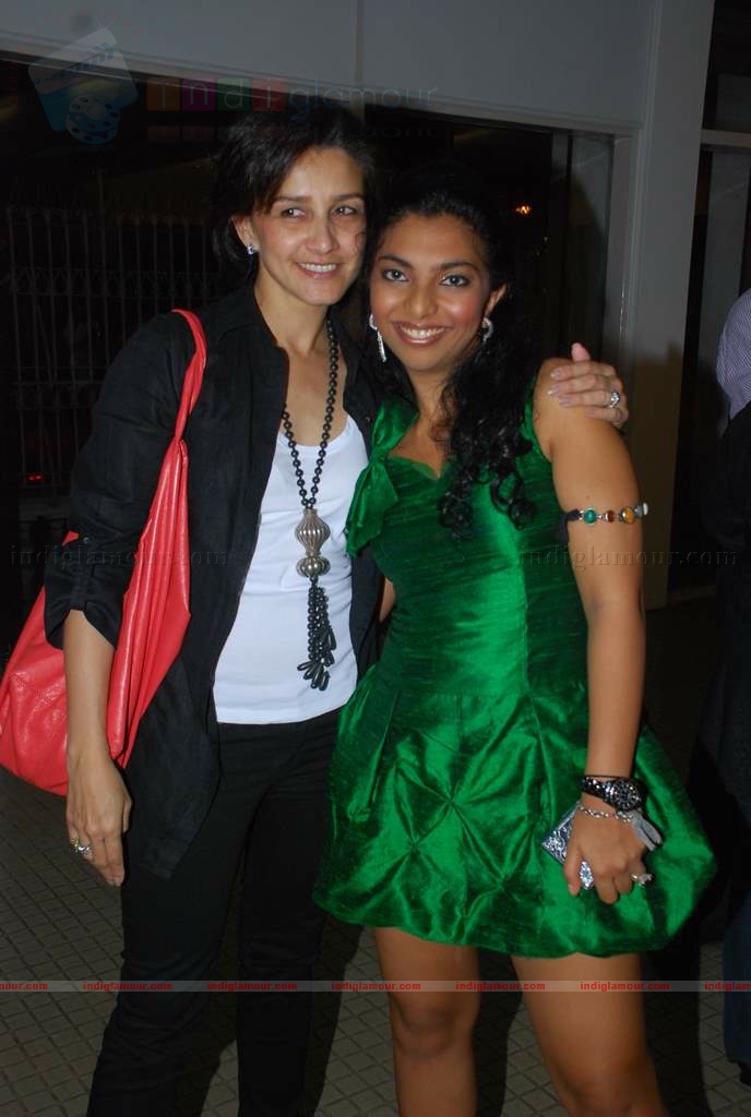 Perizaad Zoraibian at artist Janvi Mahimtura's art exhibition Event hd photo