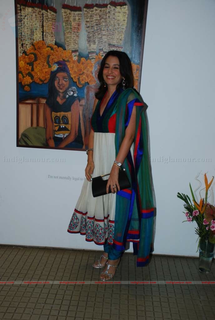 Perizaad Zoraibian at artist Janvi Mahimtura's art exhibition Event hd photo