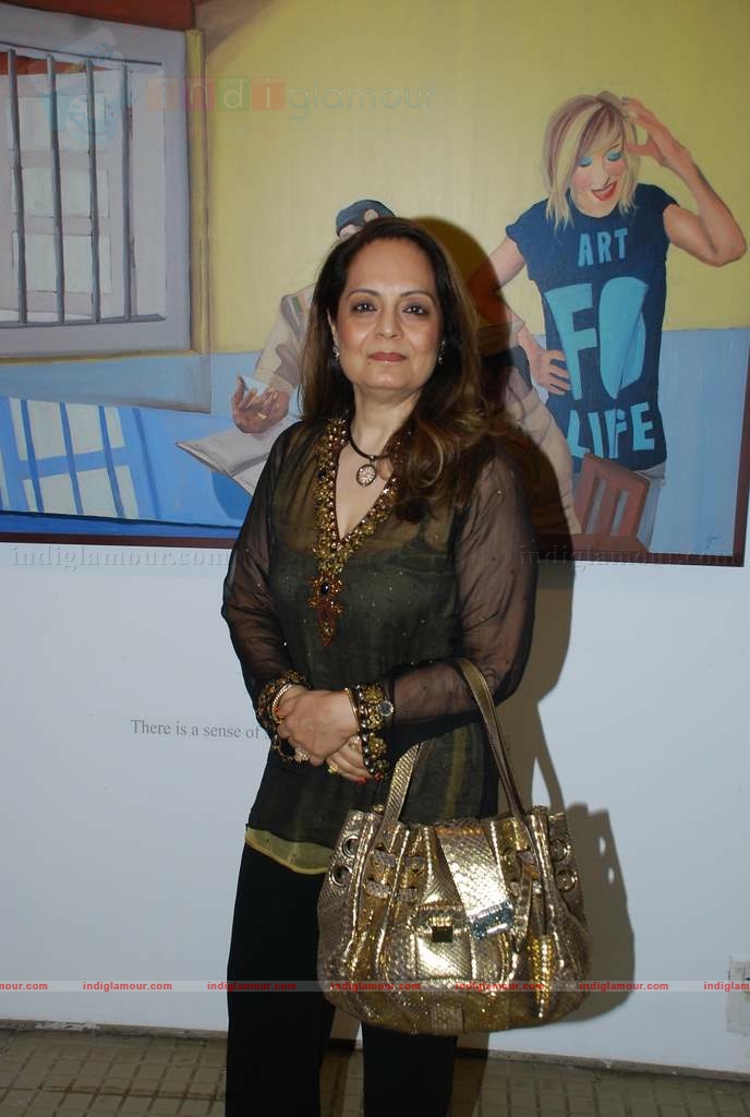 Perizaad Zoraibian at artist Janvi Mahimtura's art exhibition Event hd photo