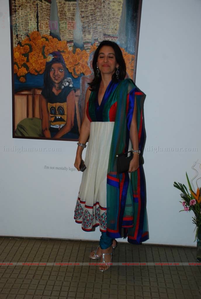 Perizaad Zoraibian at artist Janvi Mahimtura's art exhibition Event hd photo