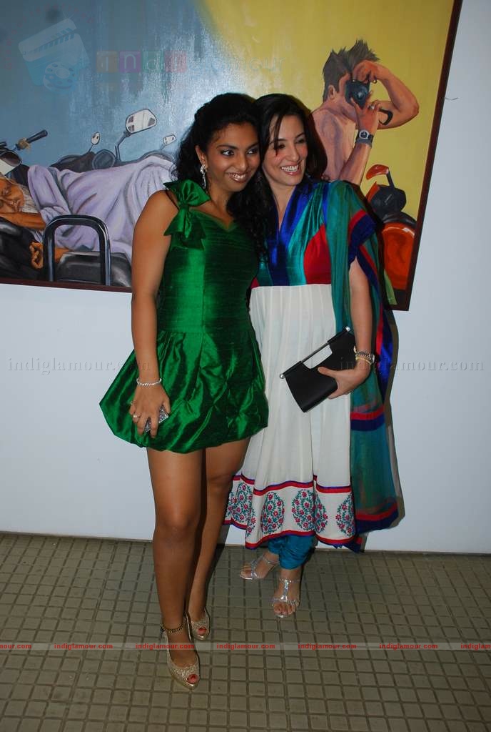 Perizaad Zoraibian at artist Janvi Mahimtura's art exhibition Event hd photo