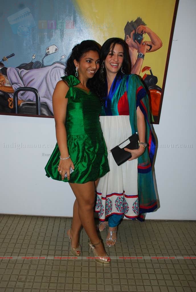 Perizaad Zoraibian at artist Janvi Mahimtura's art exhibition Event hd photo
