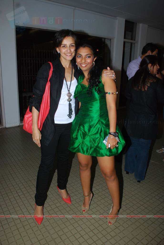 Perizaad Zoraibian at artist Janvi Mahimtura's art exhibition Event hd photo