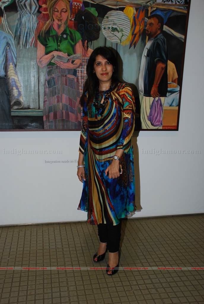 Perizaad Zoraibian at artist Janvi Mahimtura's art exhibition Event hd photo