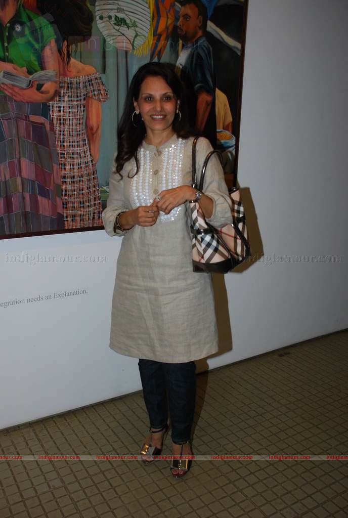 Perizaad Zoraibian at artist Janvi Mahimtura's art exhibition Event hd photo