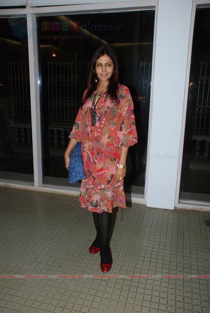 Perizaad Zoraibian at artist Janvi Mahimtura's art exhibition Event hd photo