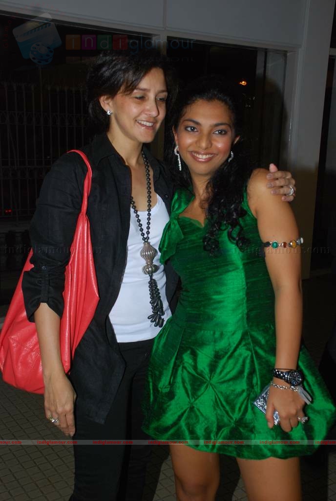 Perizaad Zoraibian at artist Janvi Mahimtura's art exhibition Event hd photo