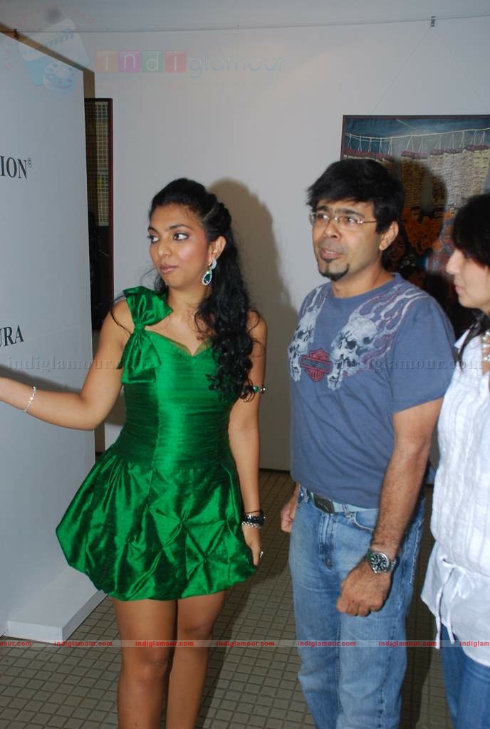 Perizaad Zoraibian at artist Janvi Mahimtura's art exhibition Event hd photo