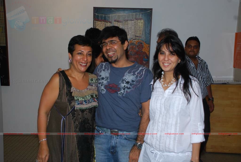 Perizaad Zoraibian at artist Janvi Mahimtura's art exhibition Event hd photo